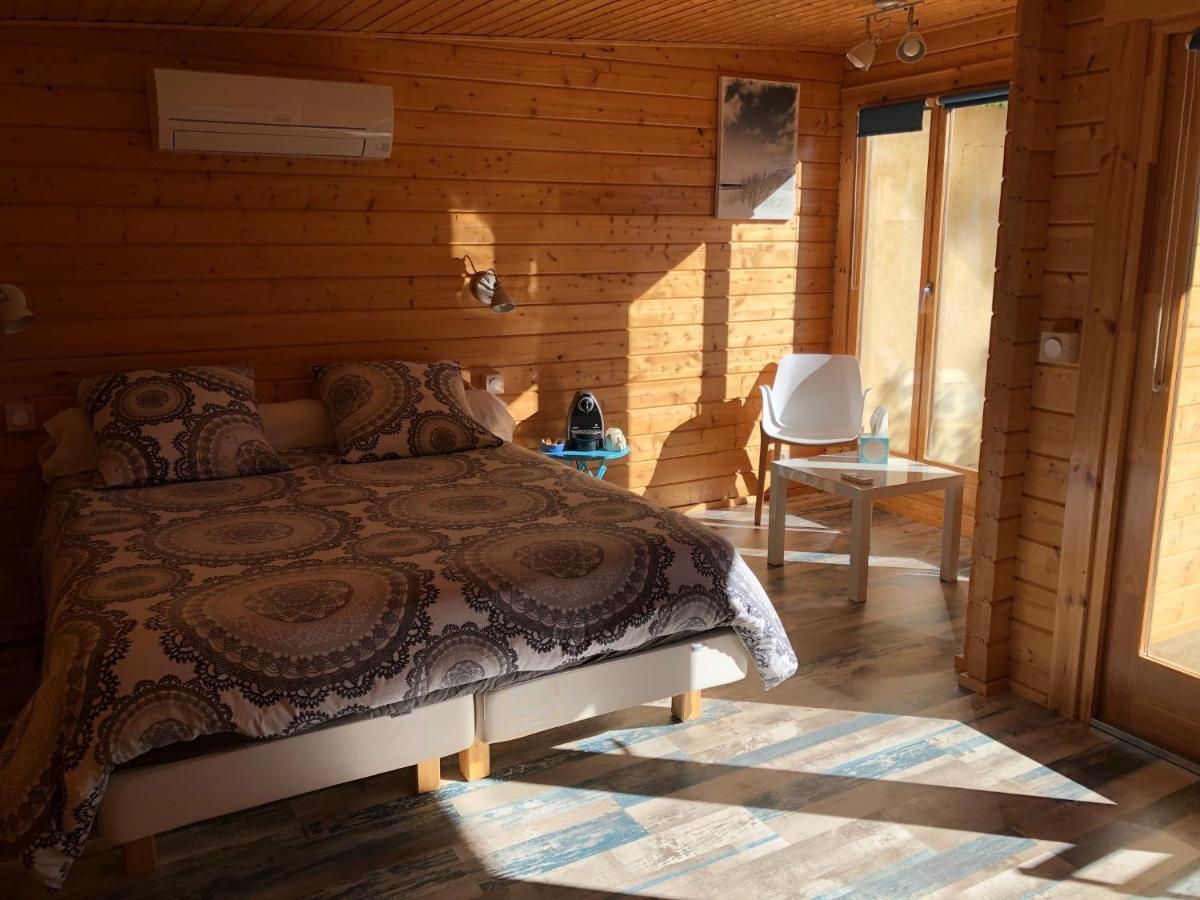Chalet De La Source Rognac Exterior photo