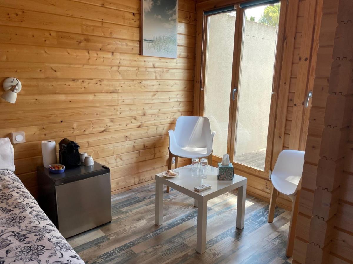 Chalet De La Source Rognac Exterior photo